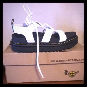 Dr. Marten Hydro leather White sandals